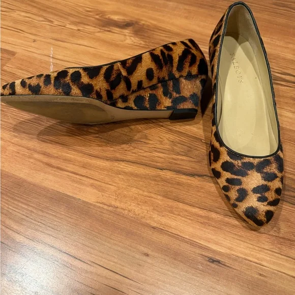Leopard Print Women's Shoes - Picture 2 of 3